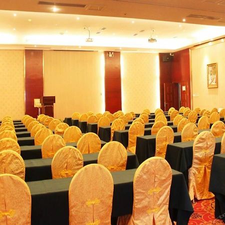 New Beacon Runfeng International Hotel Wuhan Buitenkant foto