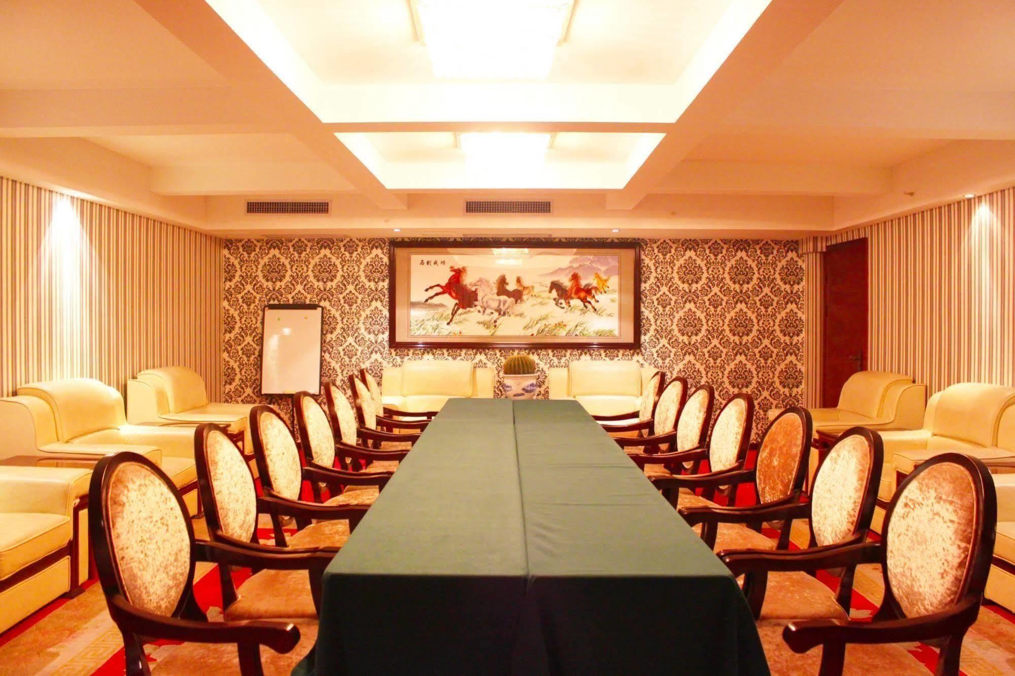New Beacon Runfeng International Hotel Wuhan Buitenkant foto