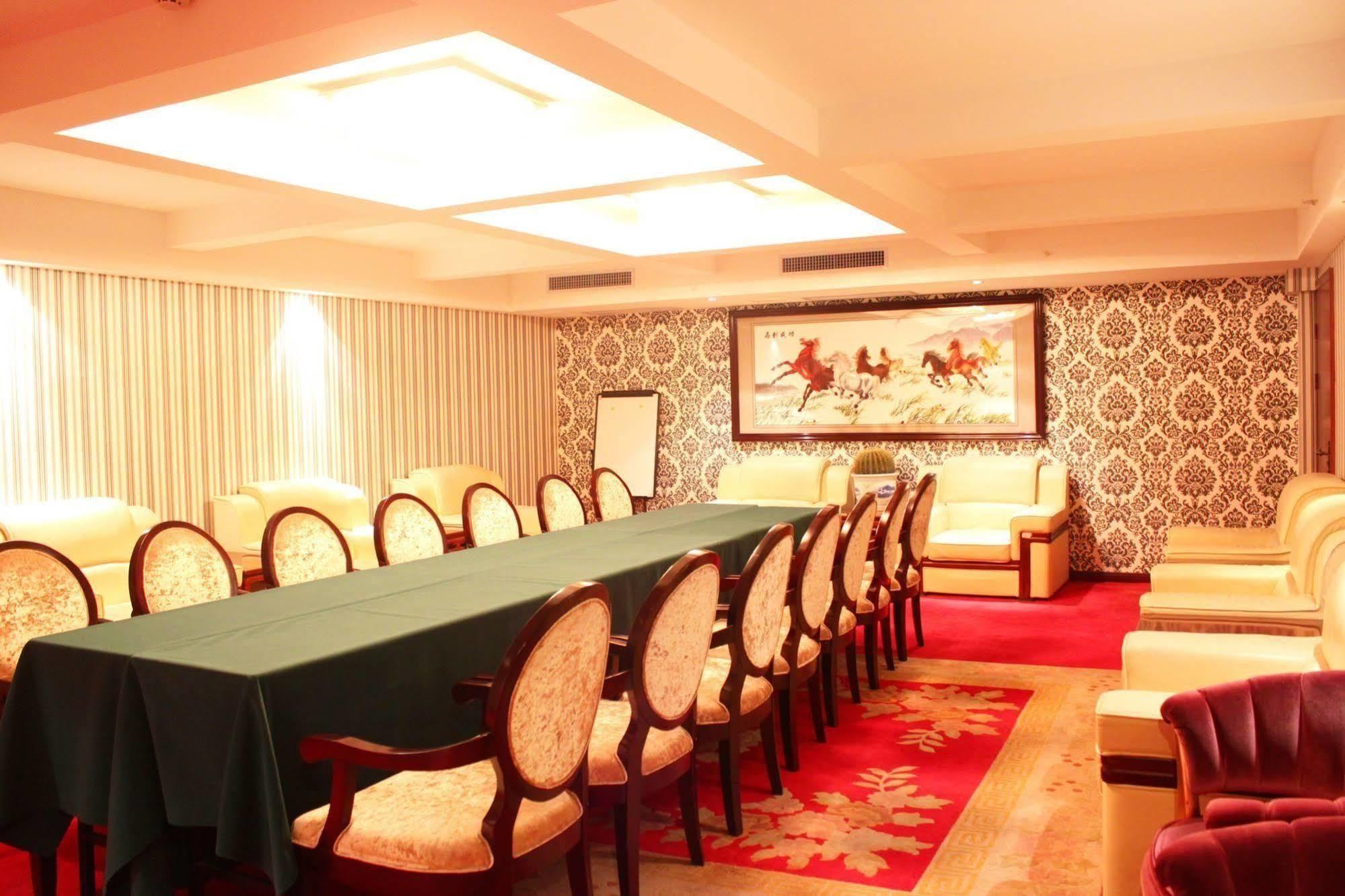 New Beacon Runfeng International Hotel Wuhan Buitenkant foto
