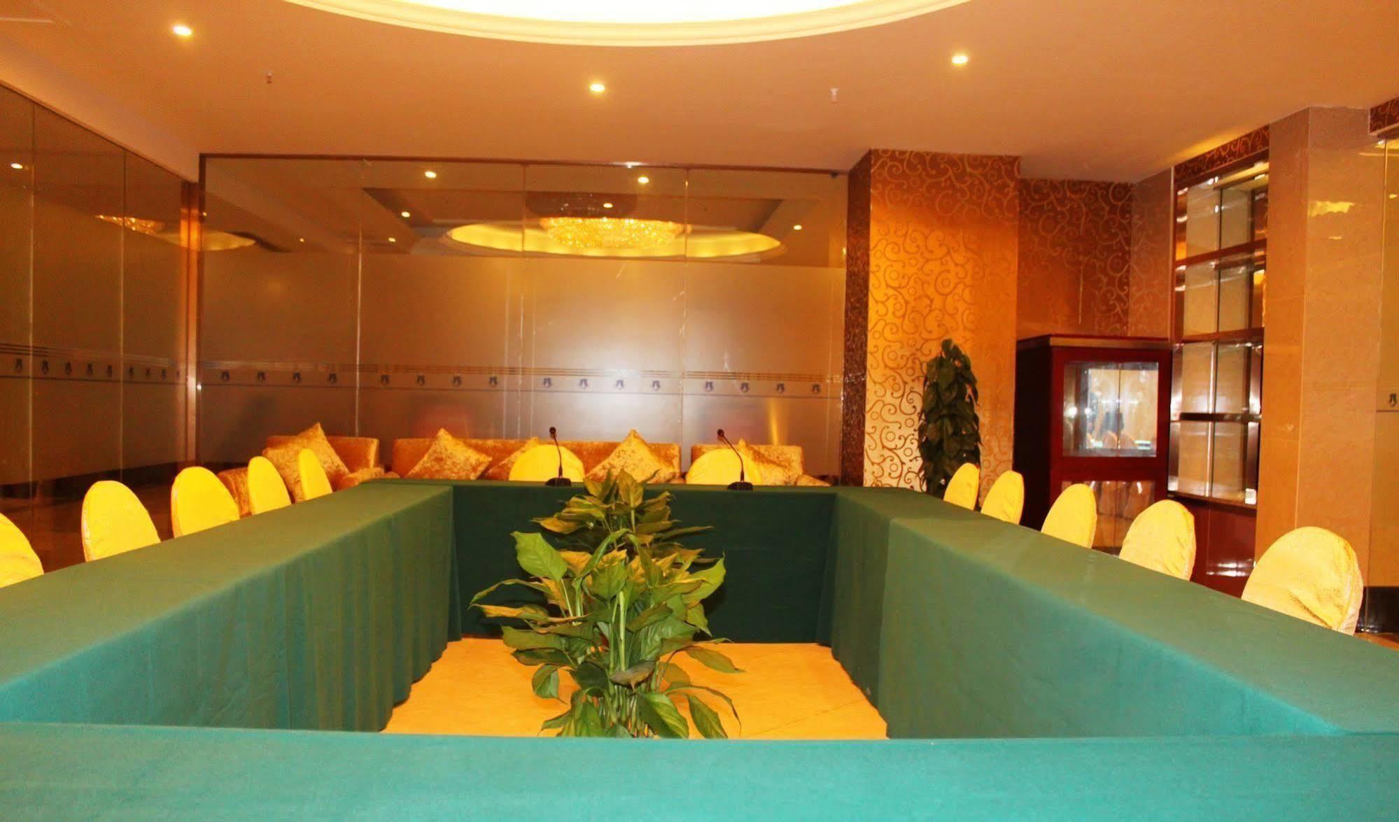 New Beacon Runfeng International Hotel Wuhan Buitenkant foto