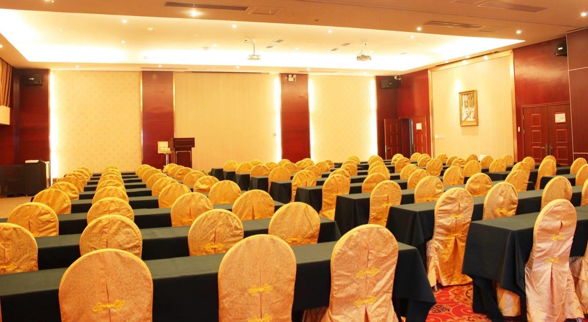 New Beacon Runfeng International Hotel Wuhan Buitenkant foto