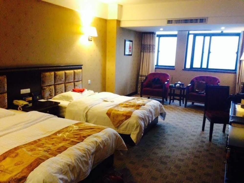 New Beacon Runfeng International Hotel Wuhan Buitenkant foto
