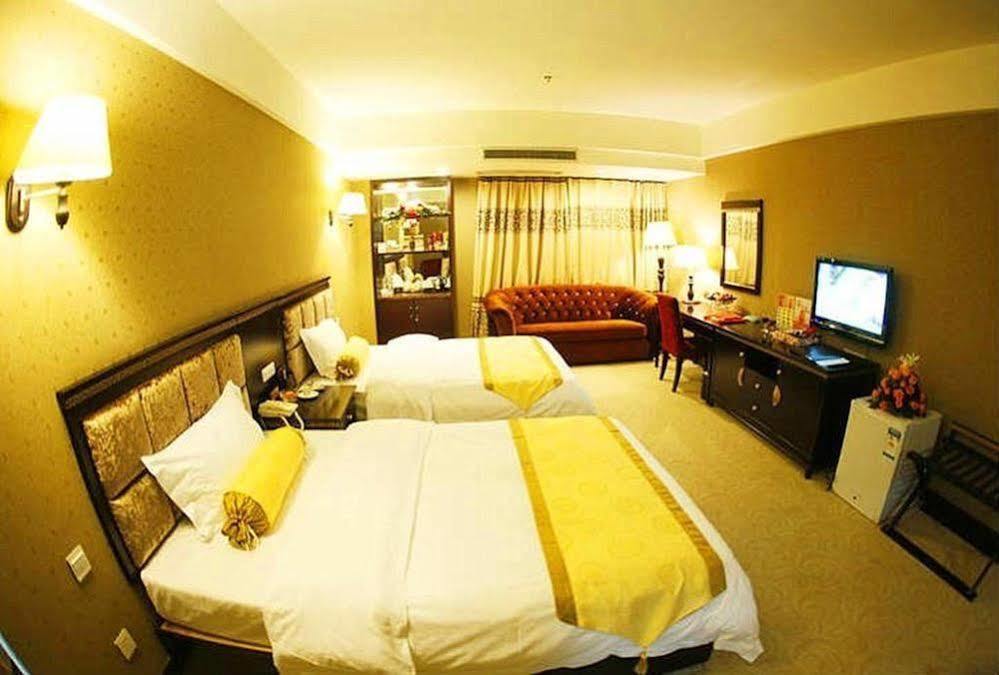 New Beacon Runfeng International Hotel Wuhan Buitenkant foto
