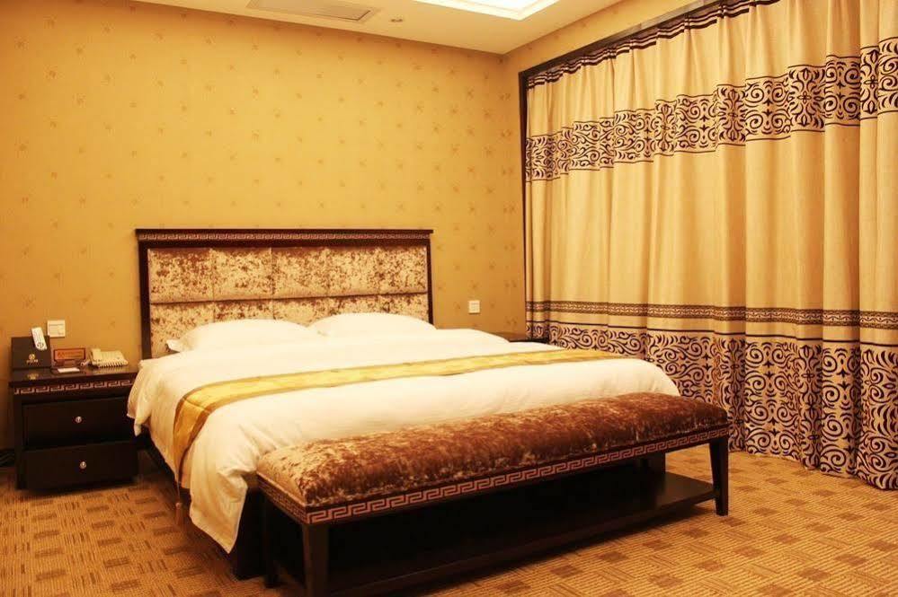 New Beacon Runfeng International Hotel Wuhan Buitenkant foto