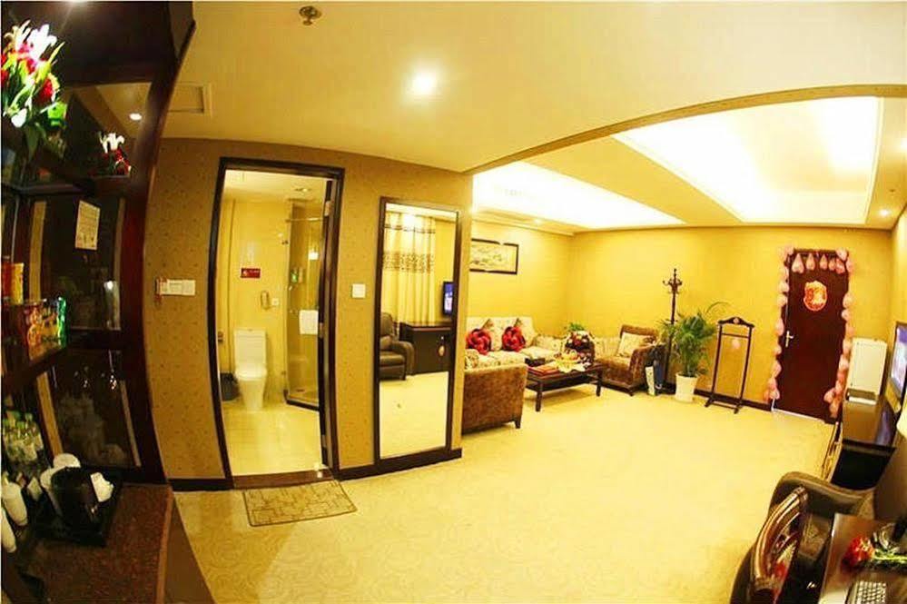 New Beacon Runfeng International Hotel Wuhan Buitenkant foto