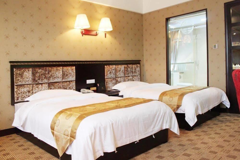 New Beacon Runfeng International Hotel Wuhan Buitenkant foto