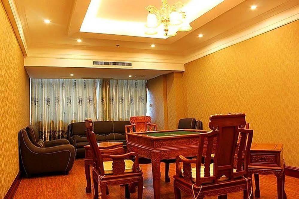 New Beacon Runfeng International Hotel Wuhan Buitenkant foto